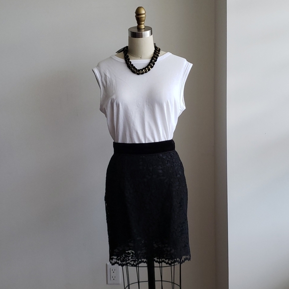 D&G Black Lace Skirt - Picture 2 of 9